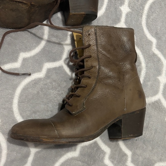 Frye Brown Leather lace up heeled Ankle Boots - Picture 14 of 14